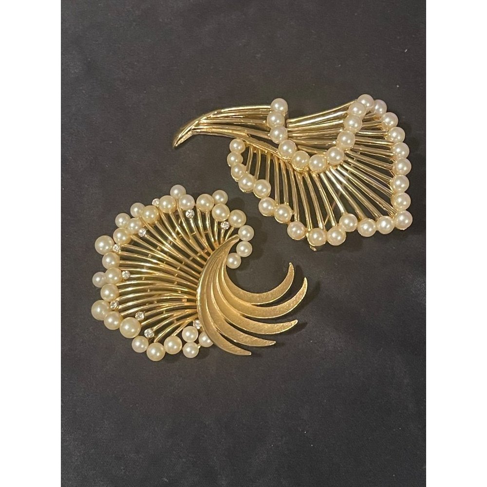 Two Crown Trifari Classic Gold and Pearl Floral Sprays